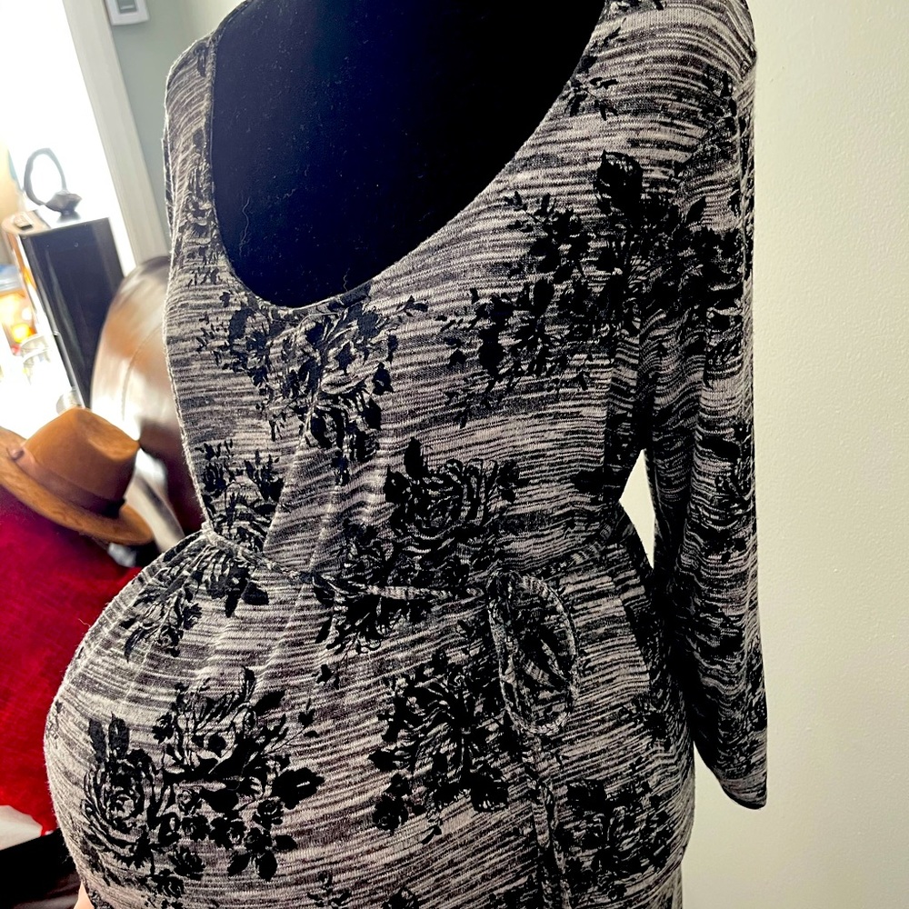Size XL motherhood maternity dress